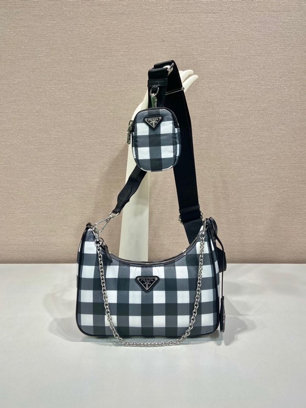 Pra*a hobo bags